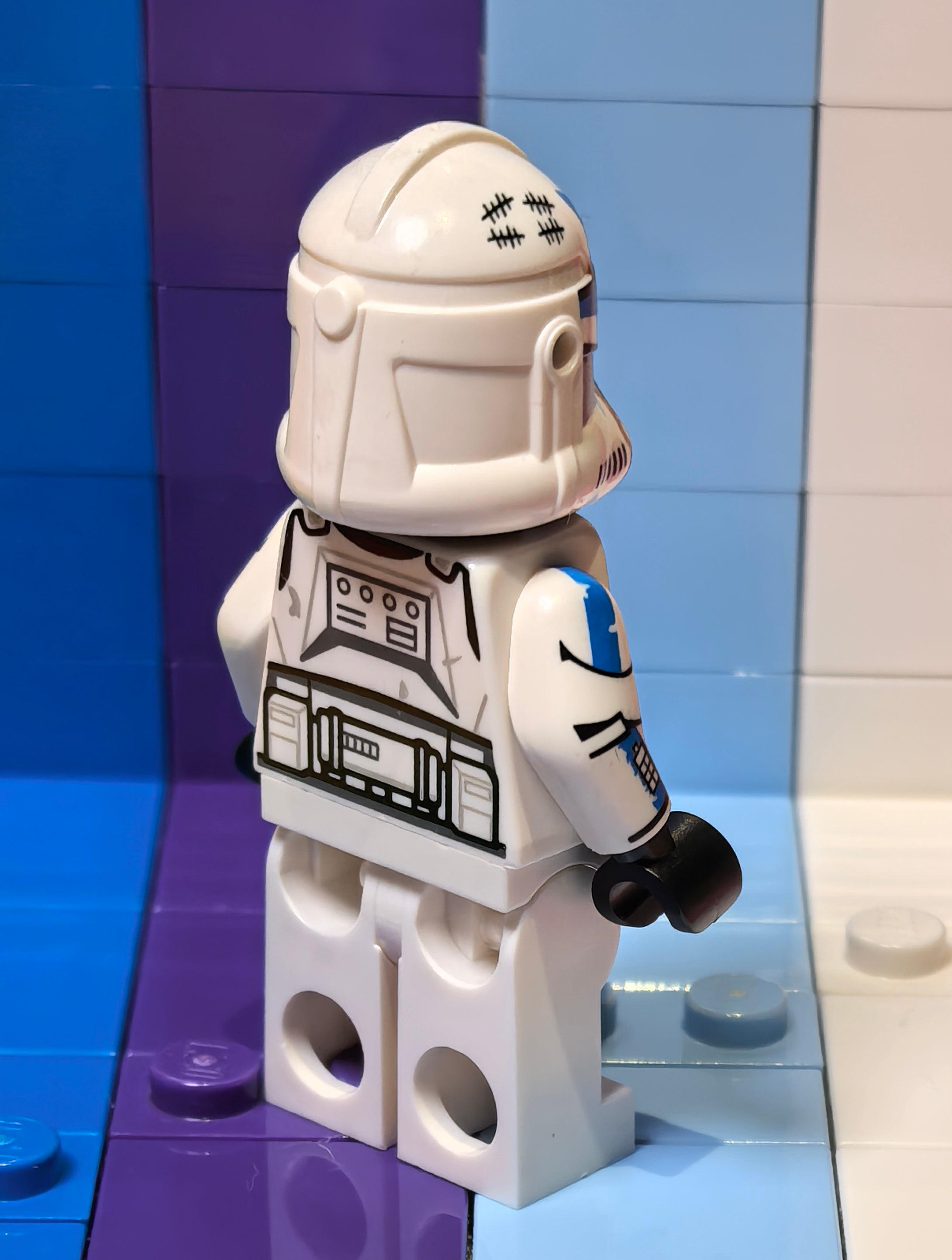 Rogue Blue Captain (Replica Helm)