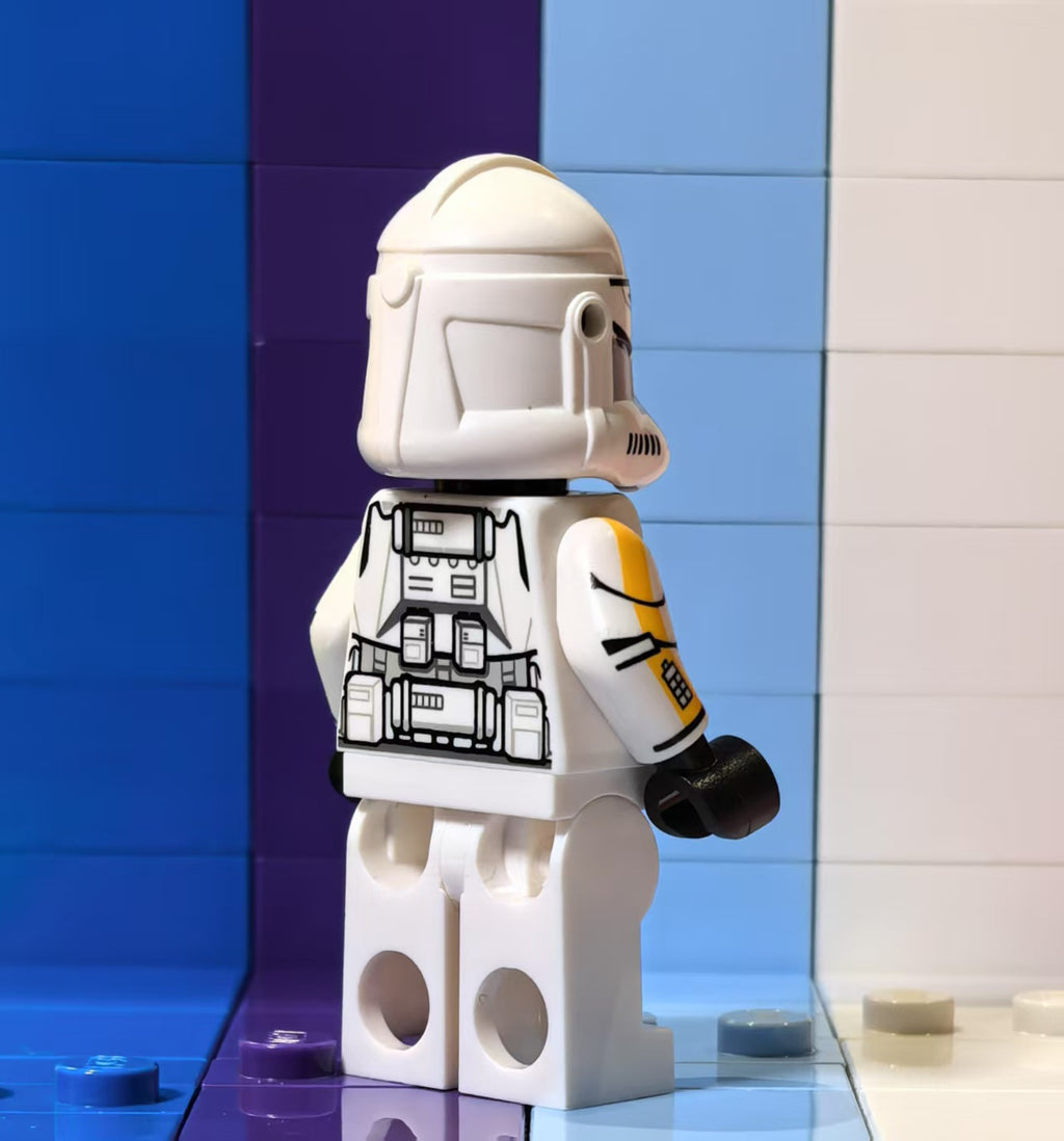 Yellow Recon Trooper (Replica Helm)