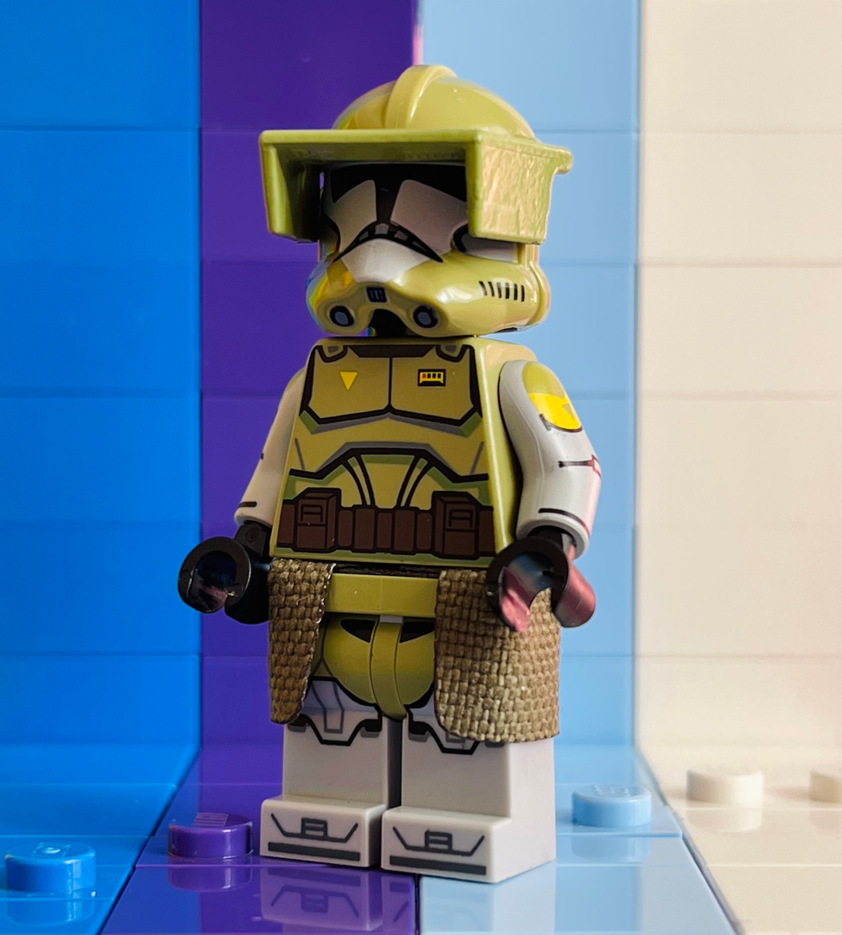 Commander Olive V1 2023 (Official Helm)