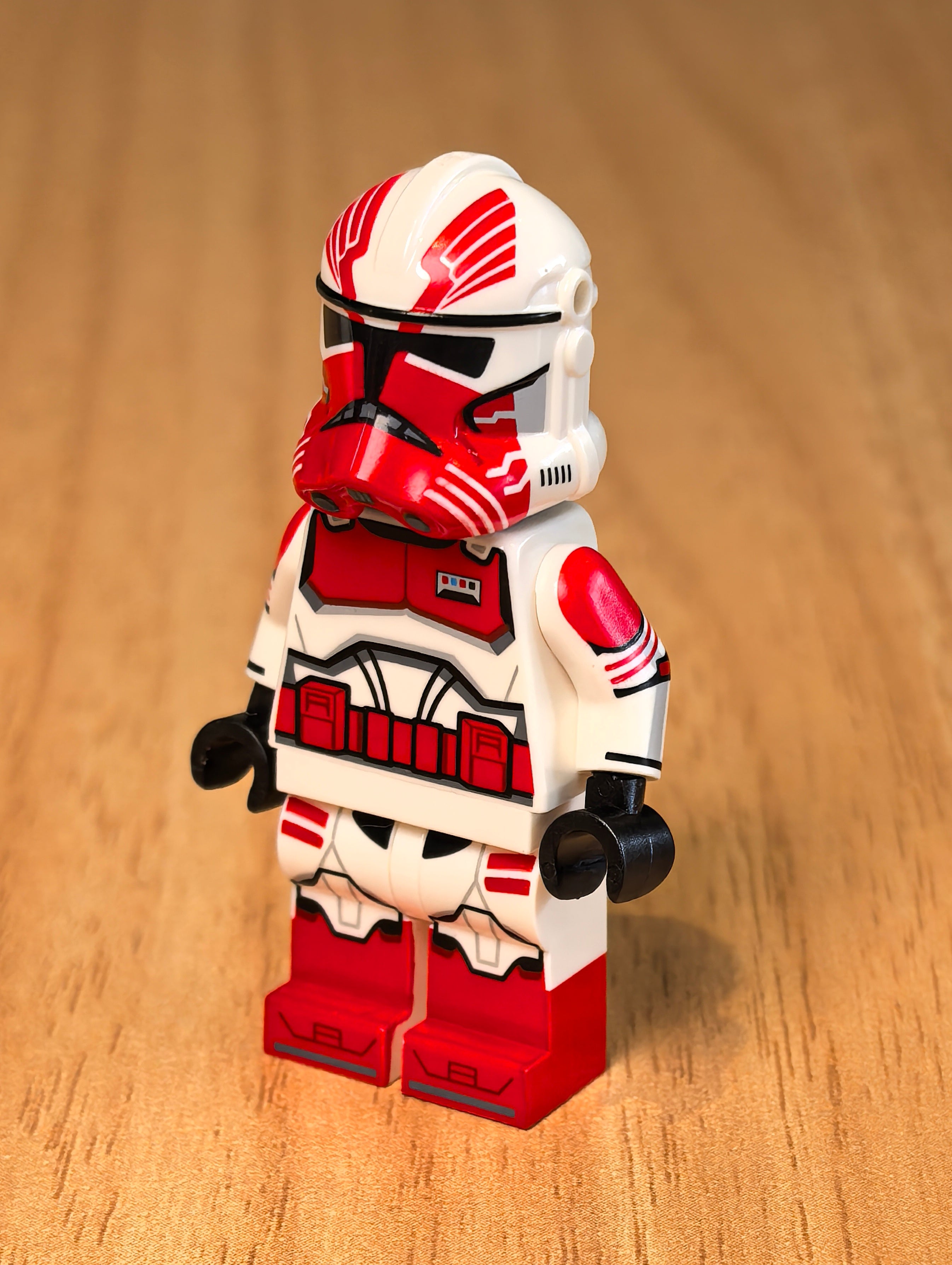 Red Loyalist Commander V3 (Official Helm)