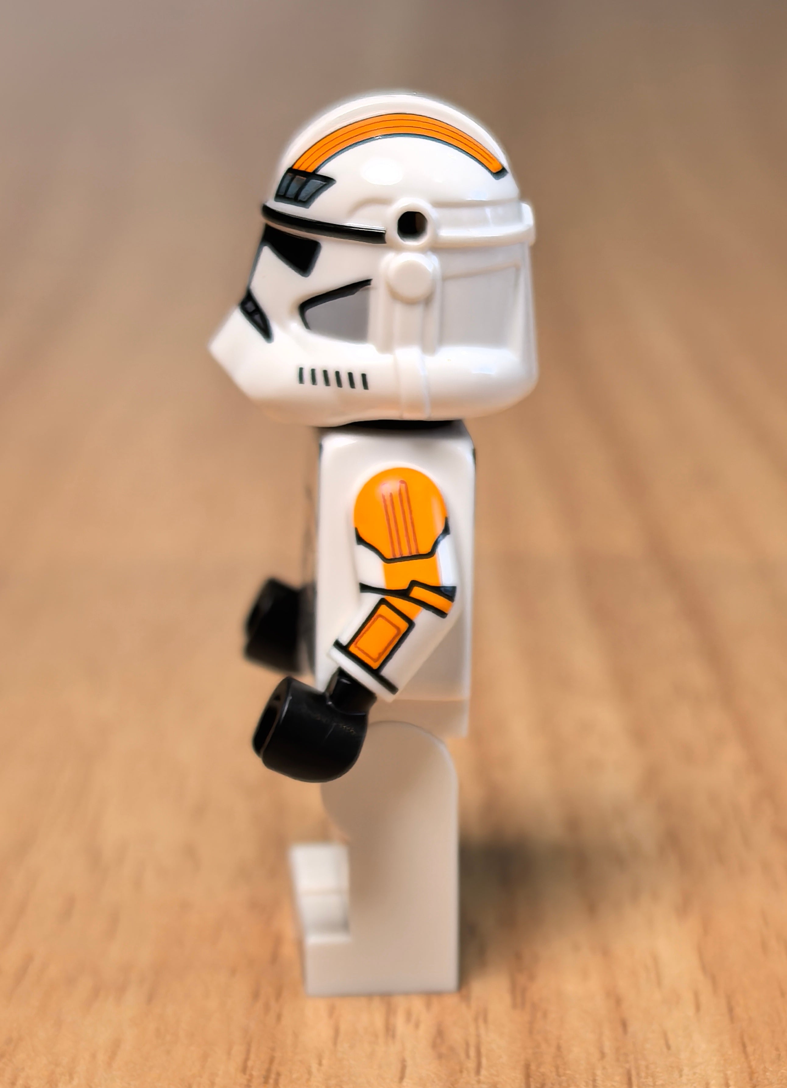 Commander Orange Cartoon Style (Official Helm)