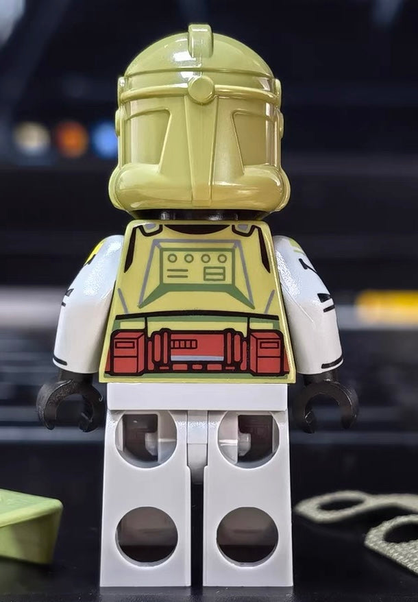 Commander Olive V2 2024 (Official Helm)