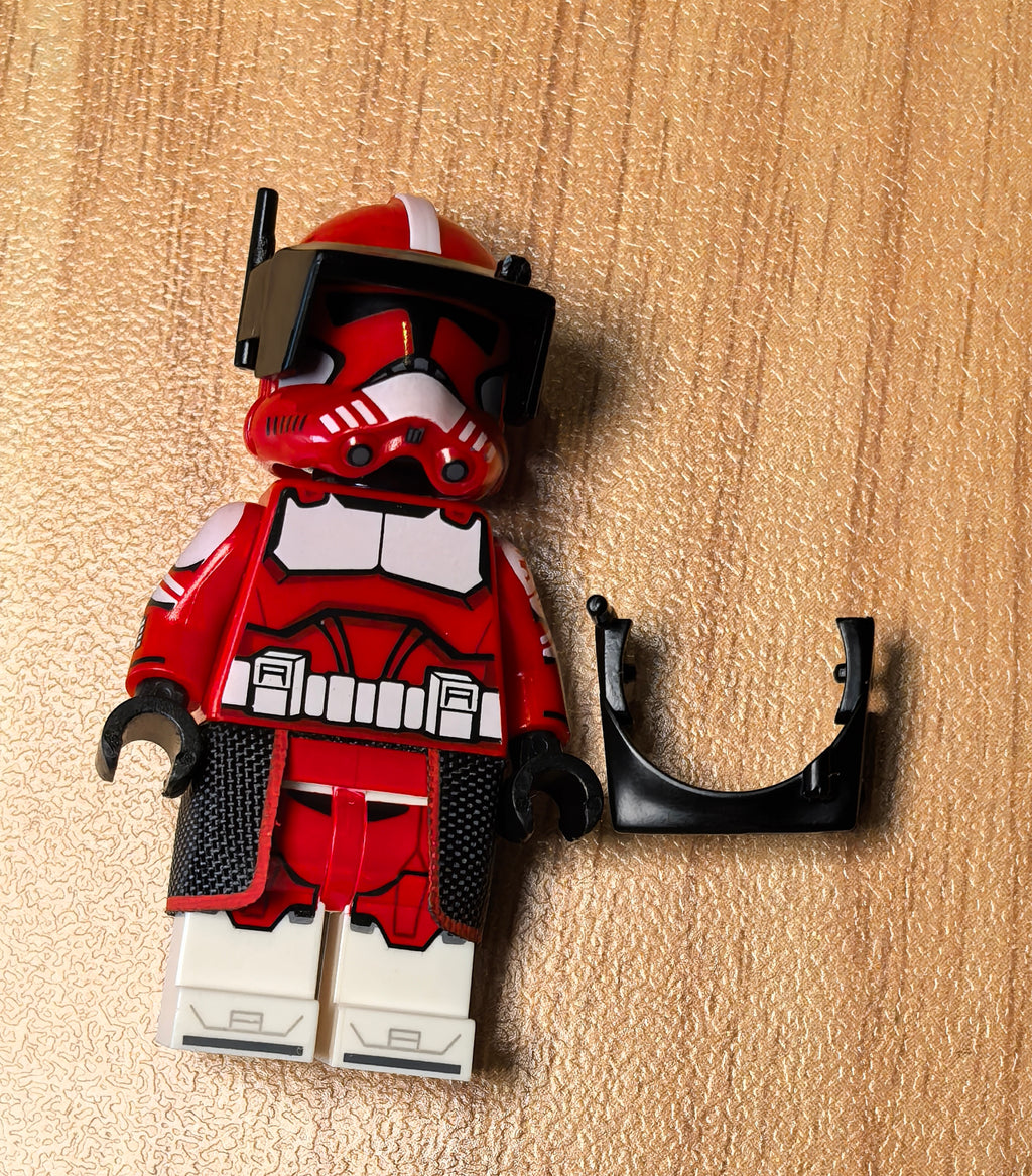 Commander Red Christmas 2025 (Replica Helm)
