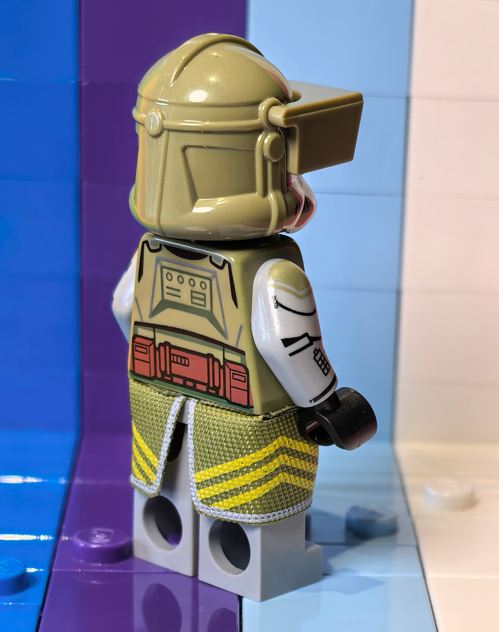 Commander Olive (Official Helm) With Accessories