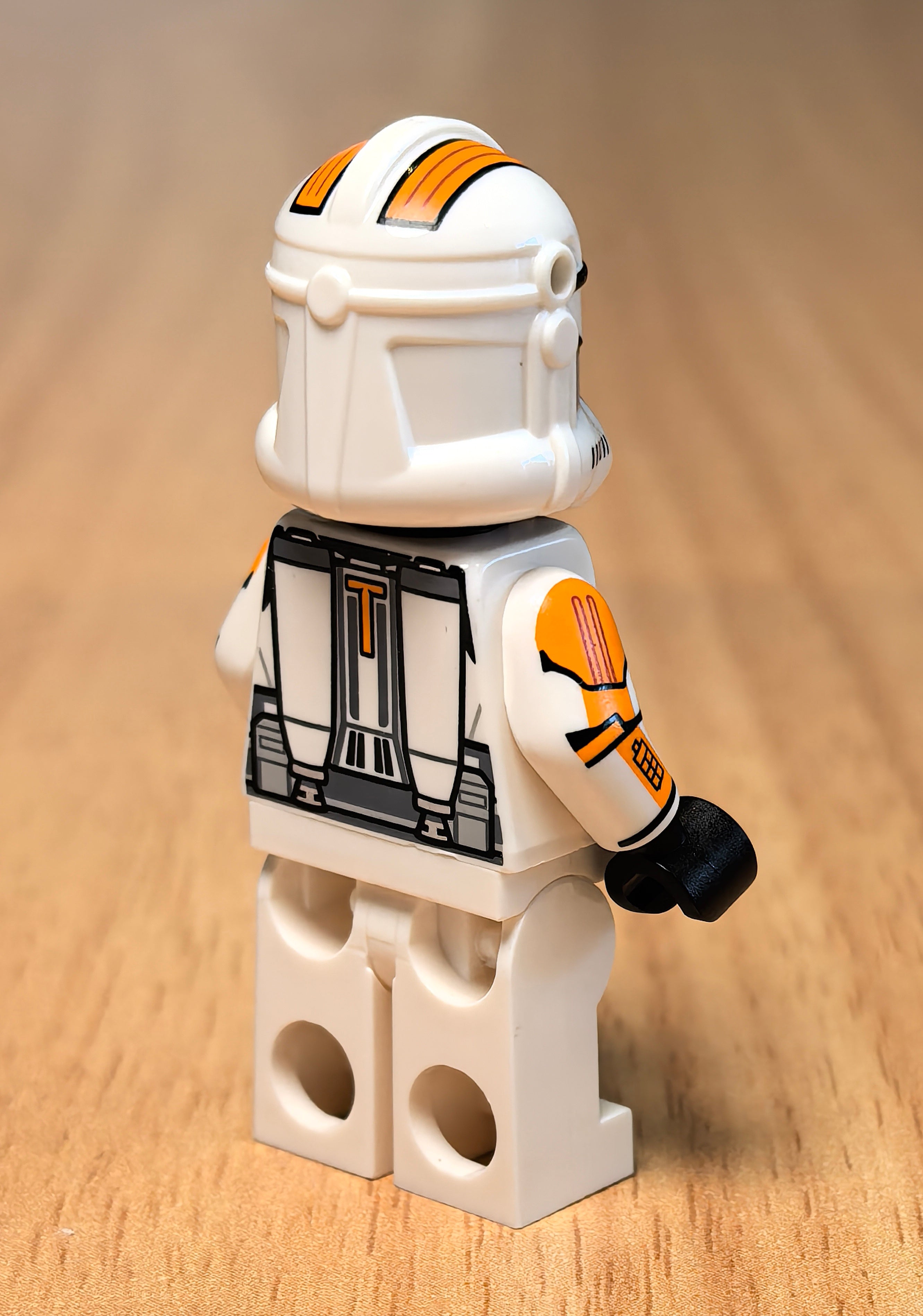 Commander Orange Cartoon Style (Official Helm)