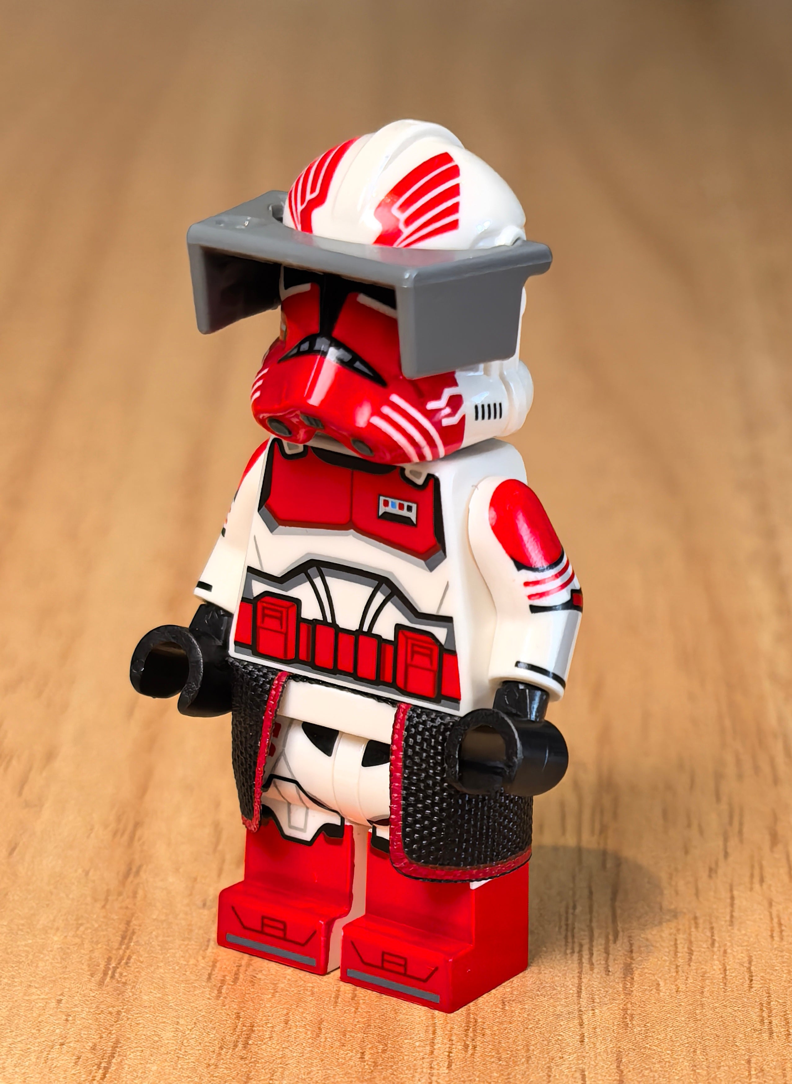 Red Loyalist Commander V3 (Official Helm)