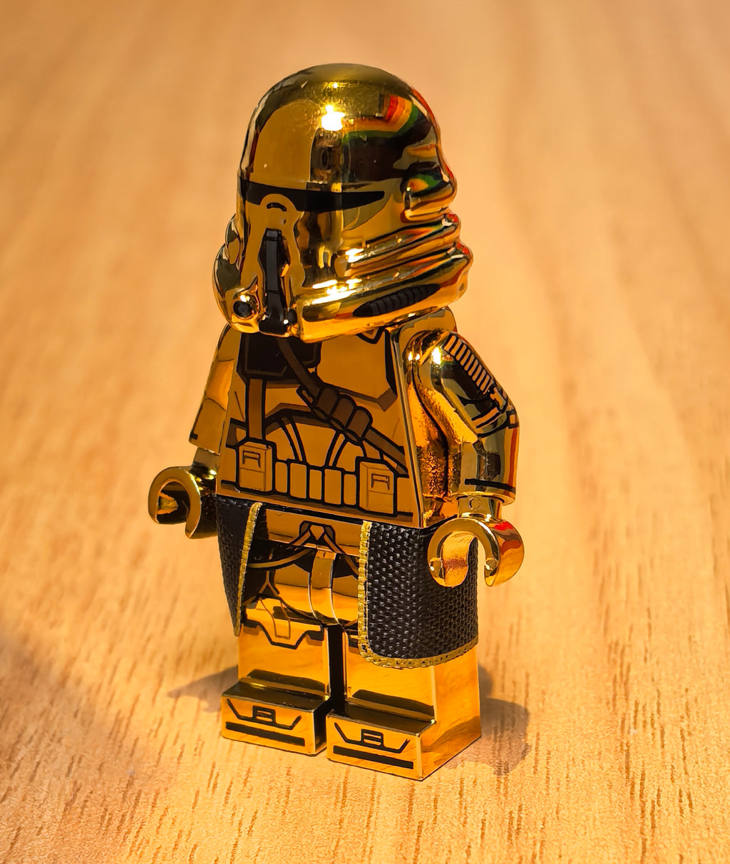 Gold Shiny Paratrooper (Replica Helm)