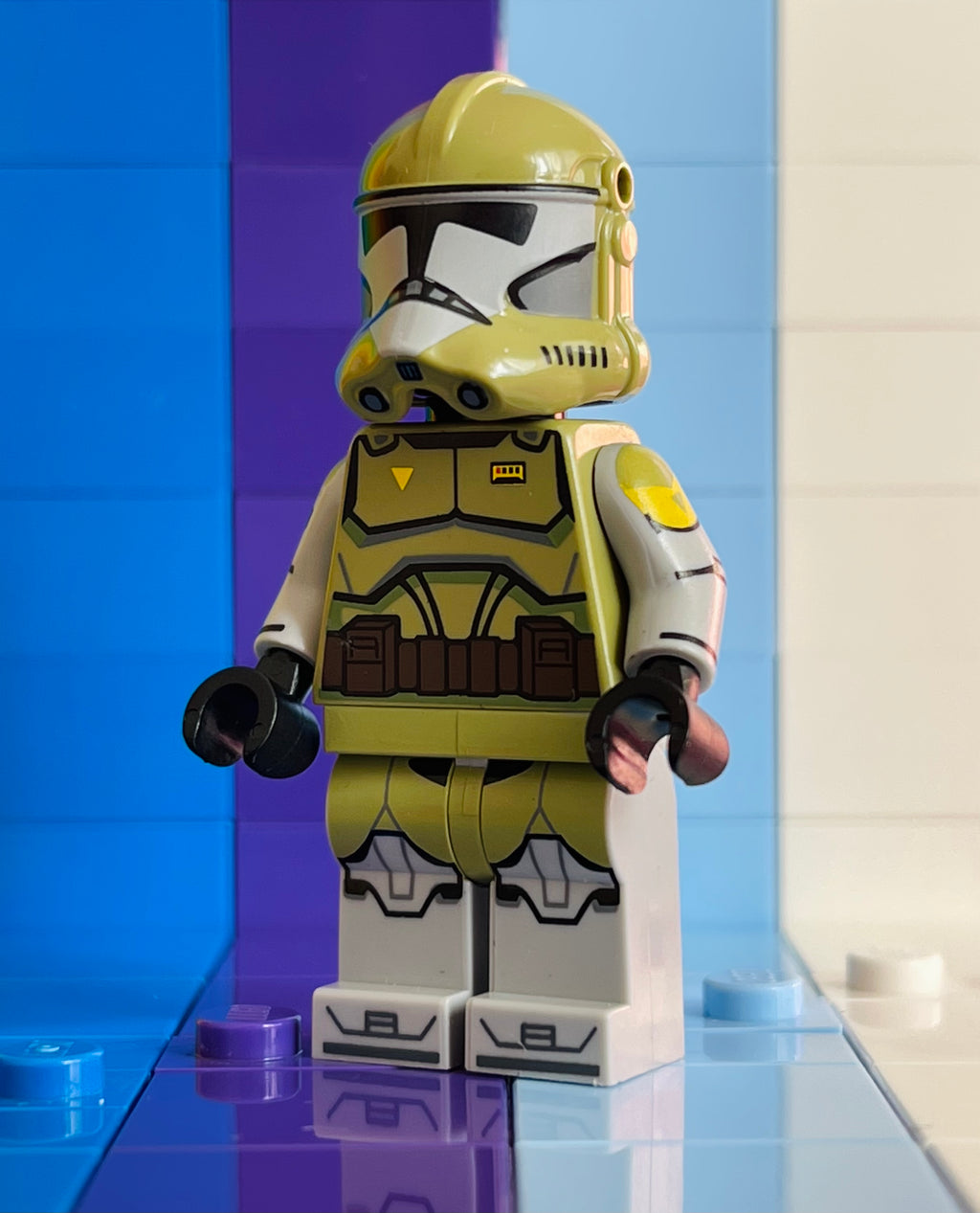 Commander Olive V1 2023 (Official Helm)